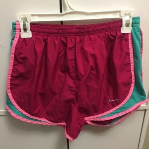Nike Tempo Shorts (Medium)